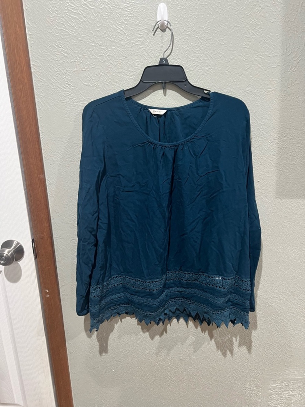 Ariat Teal Lace-Hem Long Sleeve Blouse EUC Size L Very Cute Color